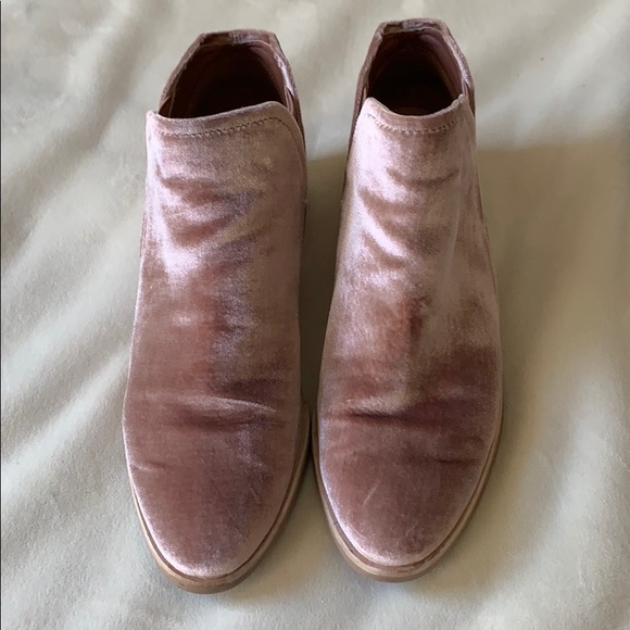 Dolce Vita rose velvet booties - Picture 8 of 8